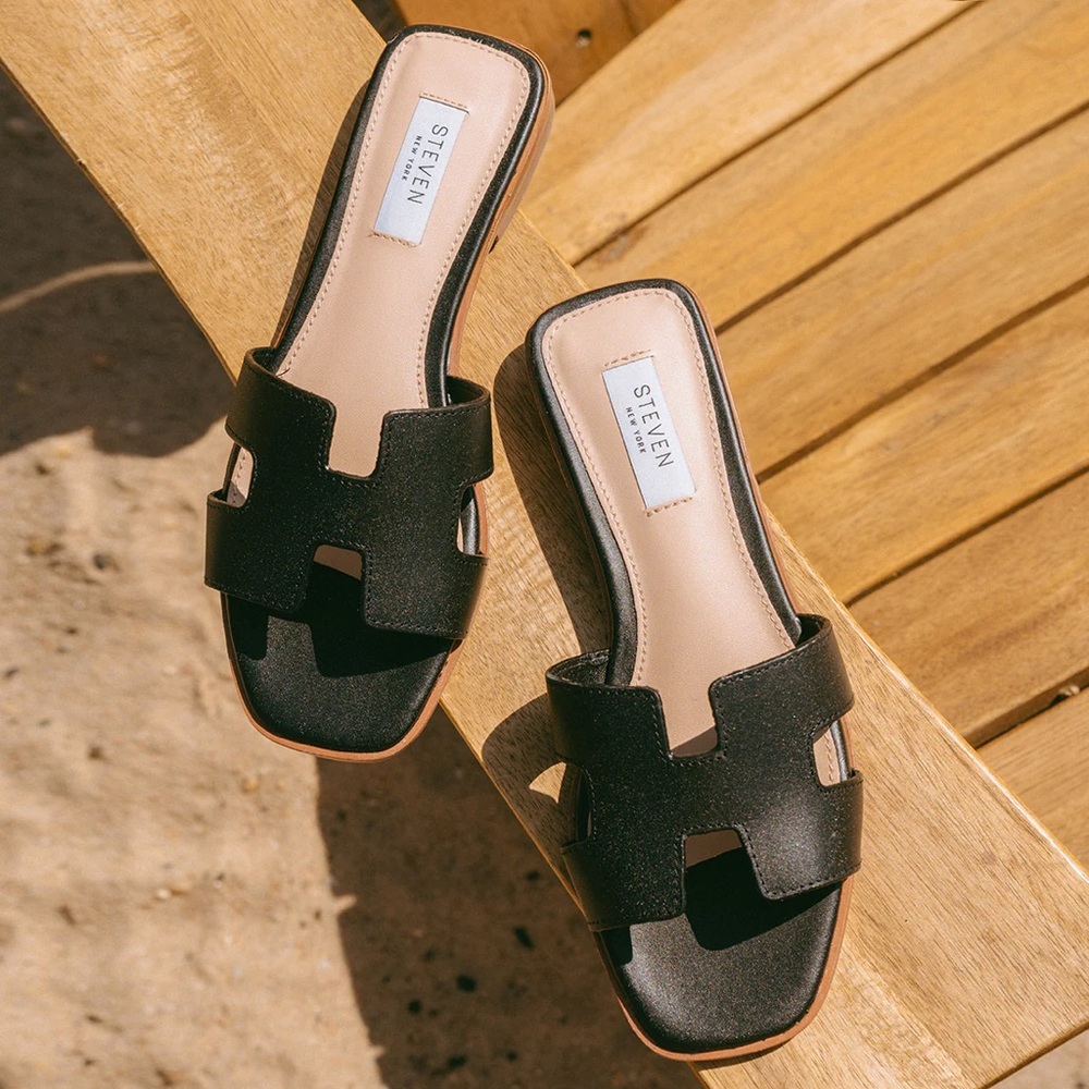 Steve Madden Hadyn Sandal in Black